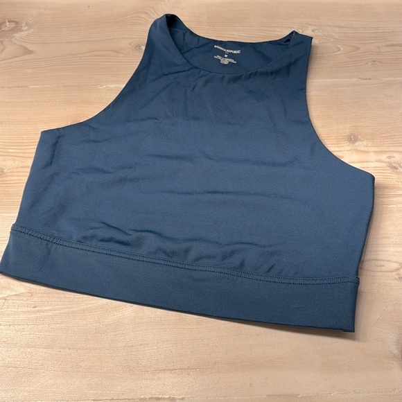 Banana Republic Teal Crop Top - Picture 3 of 4